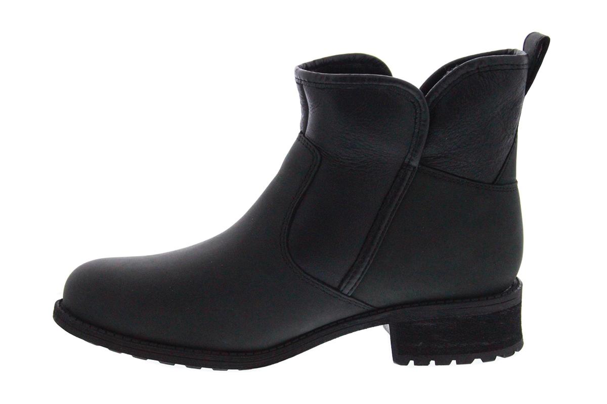 ugg lavelle size 6